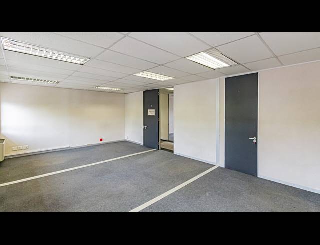 640M² OFFICE TO LET IN HYDE PARK